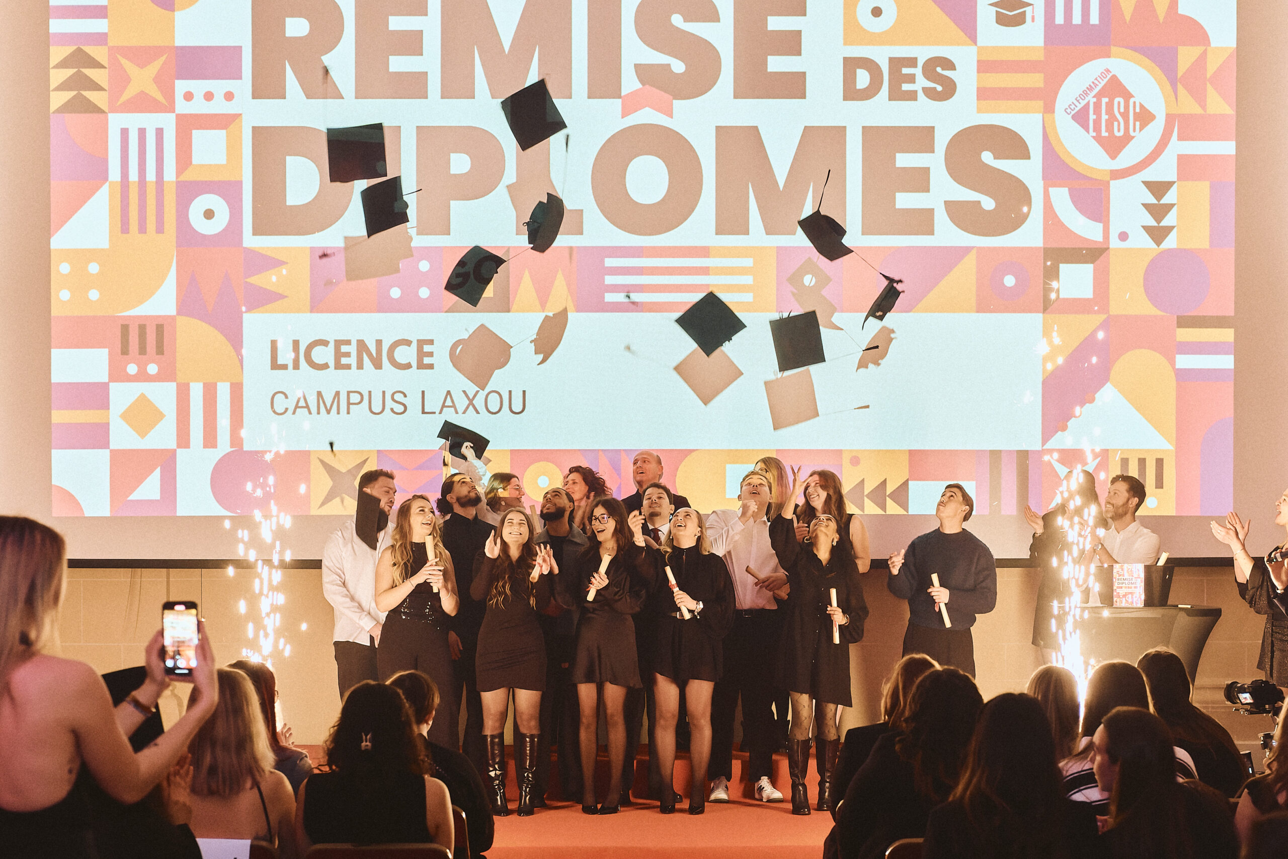 Les diplômés CCI Formation célèbrent leur réussite lors de la cérémonie